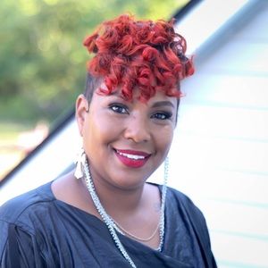 Meet your Posher, Monique